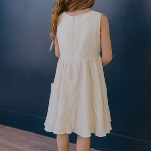 Robes d'été pour enfants Vêtements de boutique de couleur blanche pour bébés et petites filles Vêtements pour enfants de 2 à 6 ans Robe à poche en biscuit - Product Image 2