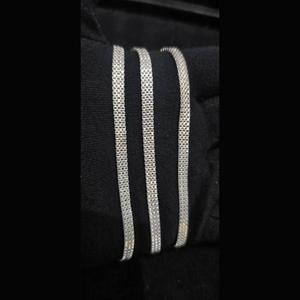 Ensemble de bijoux artisanaux en argent 925 avec pendentif et boucles d'oreilles assortis - Product Image 1