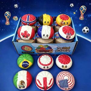 Jouets anti-stress à presser en PU, à rebond lent, en forme de boulette, thème football 2026, drapeau national, Kawaii - Product Image 2
