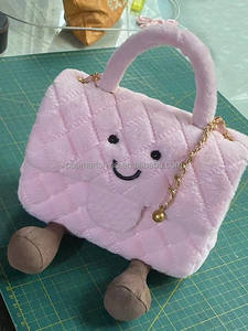 2025 nuovo prodotto-borsa a tracolla per bambole di moda piccola Flora con catena con motivo a diamanti e borsa a mano con rifiniture in pelliccia - Product Image 3