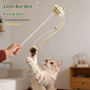 Jouet interactif pour chat en peluche en forme de petite abeille ronde et dodue, pour usage intérieur, vente en gros d'articles pour animaux de compagnie - Product Image 3