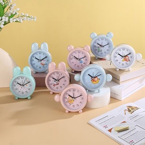 Réveil à Quartz de Style Dessin Animé Moderne Simple Mode pour Enfants Portableneedle Mouvement Électronique pour Chambre à Coucher Chevet - Product Image 2
