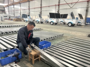 Xách tay <span class=keywords><strong>CCTV</strong></span> tháp trên kính thiên văn mast với điện thoại di động cơ sở và năng lượng mặt trời máy ảnh - Product Image 6