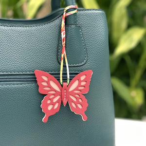 YY Stock Hollow Out <span class=keywords><strong>Butterfly</strong></span> Keychain Cute Car Hanging Pendant PU Leather <span class=keywords><strong>Butterfly</strong></span> Bag Charm para regalos - Product Image 5