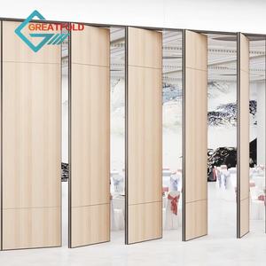 Pared divisoria móvil con diseño de grano de madera ajustable para salón de banquetes, restaurante, salón de baile, Hotel, <span class=keywords><strong>operable</strong></span>, Flexible para uso escolar - Product Image 1