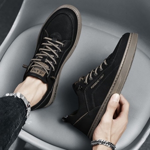 รองเท้าวิ่งผู้ชายสไตล์เกาหลี สีขาว หนัง PU ระบายอากาศ พื้นหนา แบบผูกเชือก แฟชั่นทันสมัย รองเท้าลำลองสำหรับเดินในฤดูใบไม้ร่วง - Product Image 1