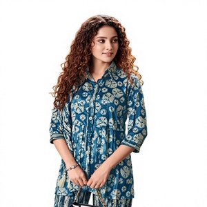 Ensemble coordonné imprimé floral pour femme – Style ethnique contemporain, haut asymétrique, longueur genou, sans plis, séchage rapide, kurta et pantalon assortis - Product Image 1