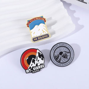 Épingles en émail Mount Elbrus Montagnes du Caucase Insignes Broches de revers Paysage naturel Accessoires de bijoux Cadeau pour les amis - Product Image 1