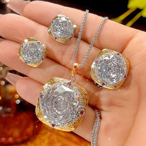 Elegant Eco-friendly Copper Gold Plated Bridal Jewelry Set 18-14mm White Zircon Round Pendant Wedding Matching Jewelry Set - Product Image 2