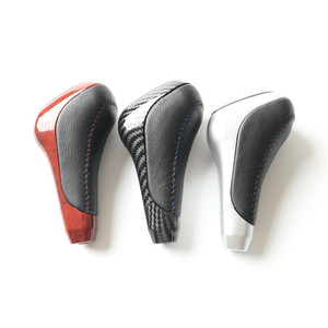 Pommeau de levier de vitesse pour Toyota 4Runner Tundra, ergonomique, en cuir avec garniture en bois et fibre de carbone, finition noir mat - Product Image 5