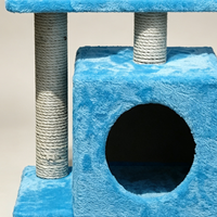 Arbre à chat d'intérieur compact avec poteaux à gratter en sisal, niche pour chat, deux plateformes et jouet souris suspendu pour chatons et petits chats