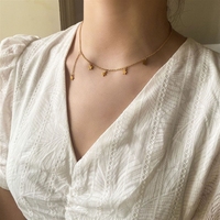 Collier Bowei Pentagramme Asymétrique pour Femme – Style Polyvalent, Féminin, Audacieux et Minimaliste, Tendance Niche