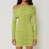 Nouvelle robe moulante plissée à épaules tombantes élégante pour soirée, mini-robe pour femme, tendance