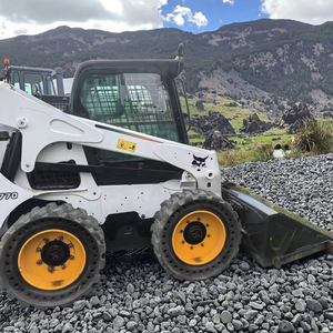 لودر صغير شعبي مستعمل من نوع بوبكات S450 S300 S160 رباعي الدفع مع دلو للبيع S300 - Product Image 1