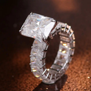 Anello Geometrico Quadrato Elegante da Cerimonia, Gioiello Minimalista di Tendenza per Donna - Product Image 6