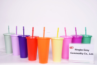 2024 réutilisable 24oz couleur unie simple paroi en plastique gobelet tasse froide avec couvercle et paille Pp eau froide boisson tasse à café
