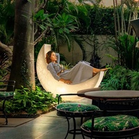 Chaises à bascule de jardin modernes en PE imperméable avec éclairage LED RGB pour adultes