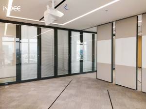 <span class=keywords><strong>Cloison</strong></span> de séparation moderne en verre trempé transparent pliable avec cadre en aluminium pour le bureau, l'école, la salle à manger, l'hôpital, la salle de sport et les salles de réunion - Product Image 3