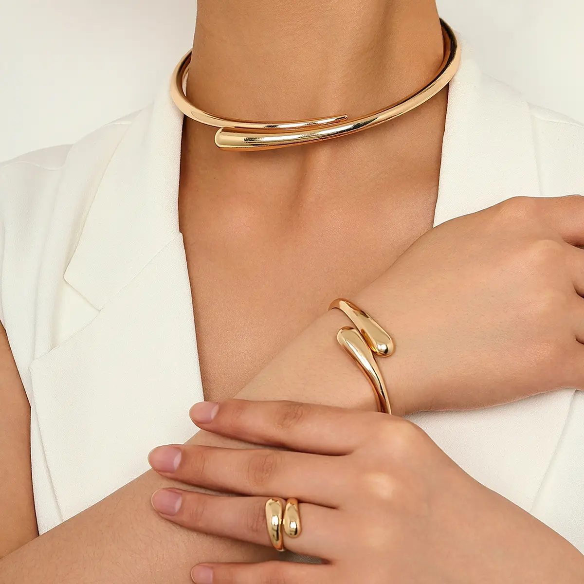 Set di gioielli in metallo semplice moda donna collana bracciale in lega