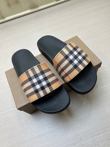 Sandalias de Diseñador a Cuadros de Alta Calidad al por Mayor de Fábrica para Hombre y Mujer, Sandalias de Playa Modernas y Cómodas - Product Image 1