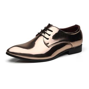 Nouvelles Chaussures Décontractées et Habillées pour Hommes en Cuir PU Brillant à Lacets, Idéales pour la Conduite, la Marche, les Mariages et les Fêtes – Noir et Or - Product Image 1
