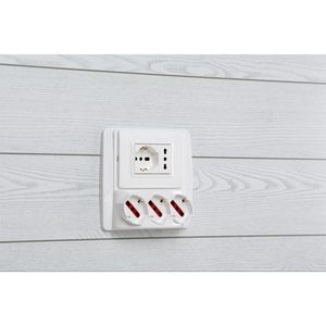 Rosi Emilia RS-94132แถบไฟติดผนัง3ช่องอัจฉริยะพร้อมช่องเสียบ Schuko 240V 13A จัดอันดับกระแส6 AC สำหรับใช้ในบ้าน - Product Image 2