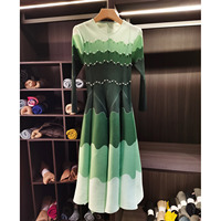 Robe plissée vintage au design raffiné pour femme, col rond, coupe ample, mode haut de gamme, cache-ventre, amincissante, blocs de couleur, perlée
