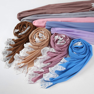 Sciarpa Lunga da Donna in Chiffon Ultra Sottile Traspirante Morbido Personalizzabile con Logo 2026, Design alla Moda con Pizzo e Perle per il Reparto Musulmano - Product Image 1