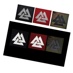 <span class=keywords><strong>3</strong></span> màu hồng ngoại phản xạ Viking valknut tam giác biểu tượng chiến thuật tinh thần các bản vá lỗi với móc vòng lặp Fastener trên lưng - Product Image 1