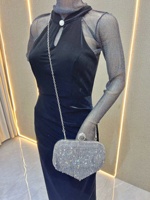 Nouvelle Pochette de Soirée de Luxe Moderne pour Femme 2026 avec Pompon, Chaîne Strassée, Doublure en Soie Imperméable pour Mariage et Fête