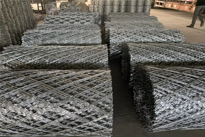 Panneau de maille de rasoir soudé anti-escalade avec trou de diamant carré <span class=keywords><strong>Grillage</strong></span> d'acier galvanisé pour la protection - Product Image 6