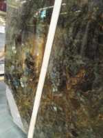 Granite bleu de Madagascar, pierre naturelle, grandes dalles, carreaux modernes pour murs et sols