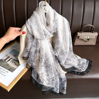 Élégant foulard en soie pour femmes, long châle en satin, foulard d'été pour la plage, protection solaire, hijab fin en mousseline de soie, bandana