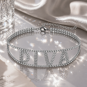 Collier ras du cou élégant avec logo DIVA et strass, motif grec Delta Sigma Theta, pour sororité 1913 - Product Image 4