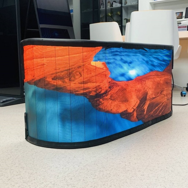 COB Led Roller Shutter Screen Ultra-Thin Portable Flexible Changes Shapes Magnetic and Wall Mounted Led Display for Exhibition