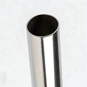 Tuyau sans soudure en acier inoxydable ASTM A312 TP304 1 pouce, Schedule 40, fini à chaud, recuit, surface Ra 0,35 mm, avec soudure 316Ti 409L - Product Image 1