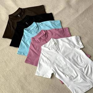 Haut de sport zippé sans coutures pour femme, col montant, manches courtes, coupe courte, très élastique, idéal pour le yoga et l'entraînement - Product Image 6