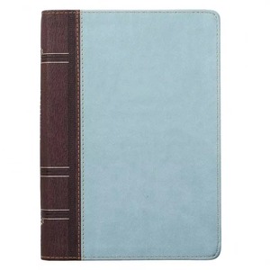 Muestra Gratuita, Funda de Biblia Personalizada, Clásica, Vintage, Duradera, Ligera y de Calidad, con Cierre para Mujeres y Hombres - Product Image 1