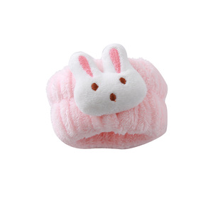 Niedliche Hasen-Cartoon Plüsch Spa Waschbare <span class=keywords><strong>Flanell</strong></span> Gesichtsreinigungs-Armbänder Wasserdichte Feuchtigkeitsbeständige Handgelenkbänder für Frauen & Mädchen - Product Image 1