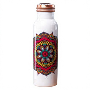 Botella de Agua de Cobre Puro con Diseño Vibrante de Mandala Impreso a Color sobre Fondo Blanco Limpio - Product Image 1