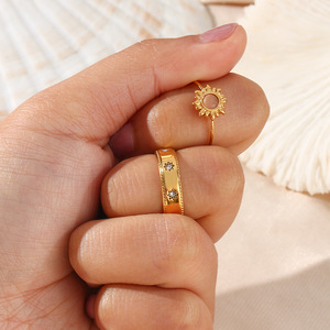 Stainless Steel Sun Pattern Zircon Inlaid Band <b>Ring</b> Vintage Textured Stackable <b>Statement</b> Finger <b>Ring</b> For Women Daily Jewelry - Product Image 3