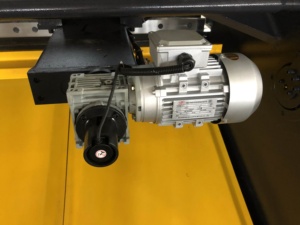 Machine de découpe et de cisaillement des métaux entièrement automatique à entraînement hydraulique NOKA, garantie de 2 ans, largeur de coupe maximale de 6000 mm, puissance de 15 kW - Product Image 5