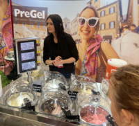 Machine à glace et gelato commerciale en acier inoxydable Miles V6 à agitation continu avec distributeur automatique de sirop pour glace