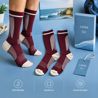 Chaussettes de compression graduée Light Run pour mollets, couleur bordeaux crème, en Spandex et Nylon, avec maintien de la cheville et ajustement du bout du pied