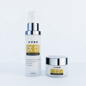 Contenants cosmétiques, emballages de différentes tailles, flacons doubles en forme de cylindre, flacons en plastique avec pompe pulvérisatrice pour lotions, cheveux, <span class=keywords><strong>visage</strong></span> - Product Image 4