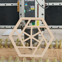 Routeur CNC ATC robuste 1325 avec changeur d'outils linéaire, magazine 12 positions et table à vide pour la production de meubles en série