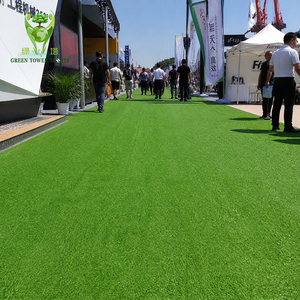 Gazon artificiel économique en rouleau de 10 mm pour clôture de chantier, clôture de chantier de construction, stand d'exposition et événements - Product Image 1