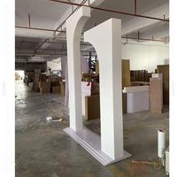 Nouvelle conception de supports d'affichage ronds en PVC blanc pour arche de mariage