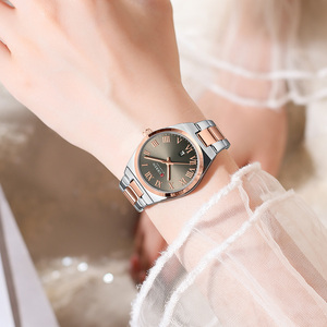 <span class=keywords><strong>Orologio</strong></span> da <span class=keywords><strong>Donna</strong></span> Curren 9095 in Vendita, Movimento al Quarzo di Alta Qualità, con Data, Impermeabile 3ATM, <span class=keywords><strong>Cinturino</strong></span> in <span class=keywords><strong>Acciaio</strong></span> Inossidabile - Product Image 4