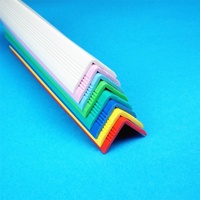Profilé d'extrusion déco Profilé d'angle en L d'extrusion Profilé d'angle en plastique PVC Angle de taille inégale Garniture d'angle en plastique personnalisé Protection des bords en plastique